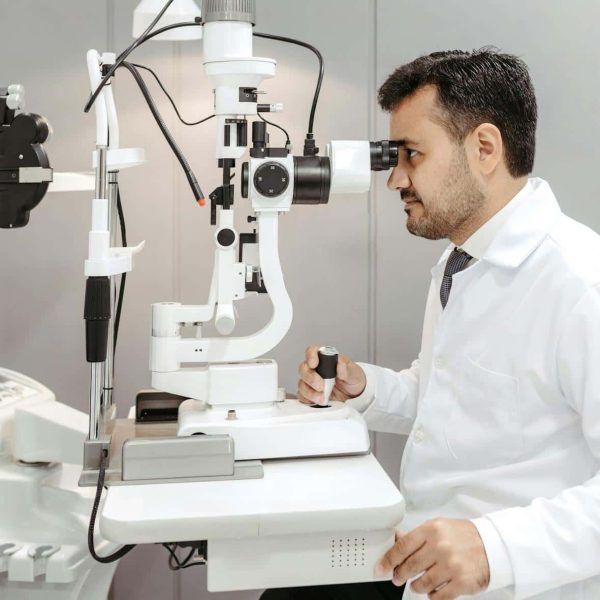 LASIK-eye-surgery-age-opt LASIK-eye-surgery-age-opt