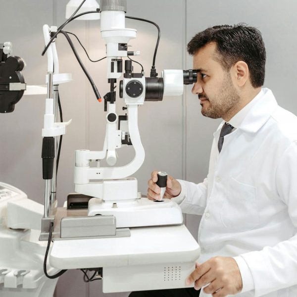 LASIK-eye-surgeryc-age LASIK-eye-surgeryc-age